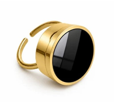 Black Onyx Lip Balm Ring in 14K Gold