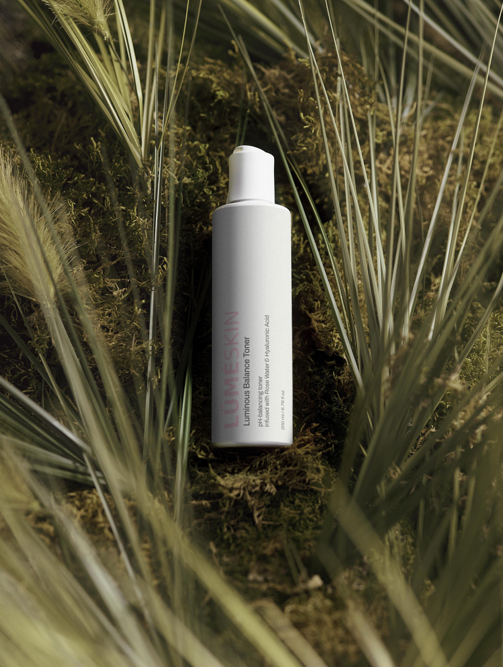 LÜMÉSKIN Balance Toner texture lightweight hydrating formula
